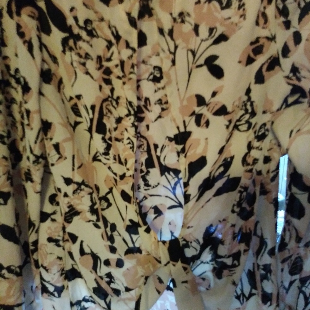 Blouse - Picture 2 of 3